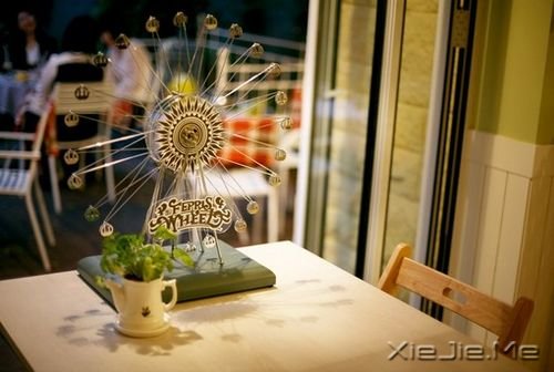 晚安心语：等着别人来爱你，不如自己努力爱自己 (3)